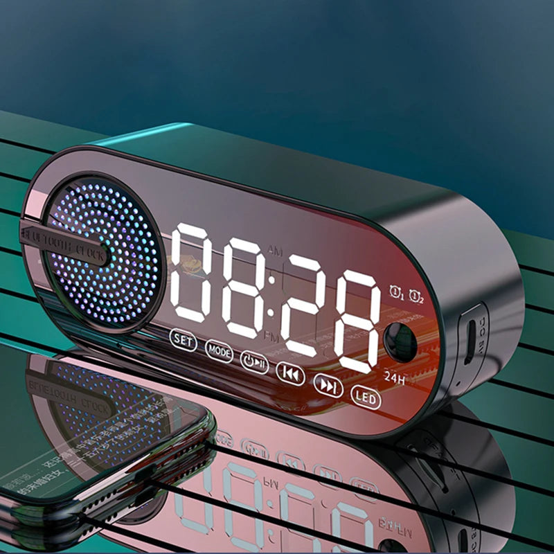 Mini Reloj Despertador Bluetooth con Bocina Portátil | Parlante Inalámbrico Subwoofer Bass, Radio FM, Lámpara LED, Altavoz Multifunción